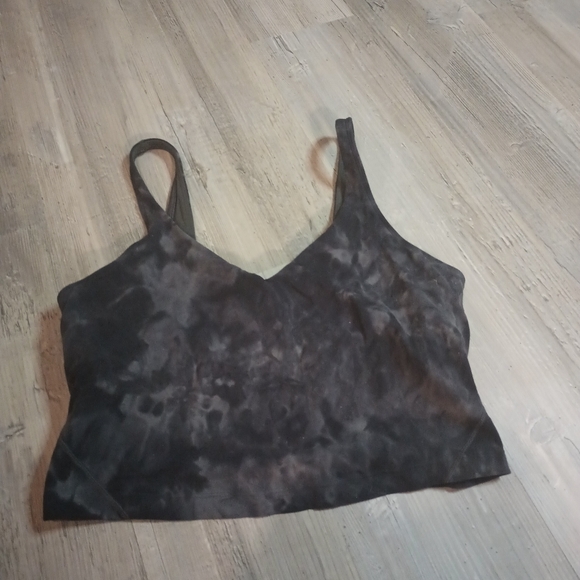 Lululemon - Picture 2 of 4